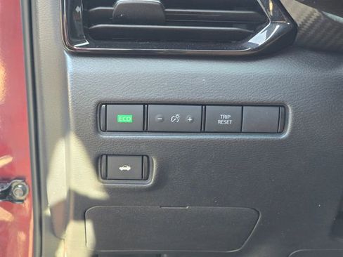 Used 2022 Nissan Sentra SV w/ SV Premium Package image 18