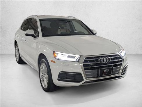 Used 2020 Audi Q5 2.0T Premium Plus w/ Premium Plus Package image 3