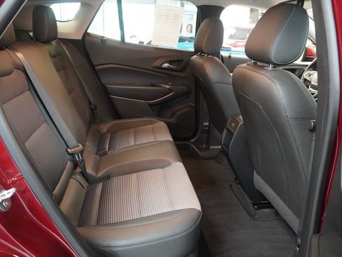 Used 2024 Chevrolet Trax LT w/ Driver Confidence Package FWD image 29