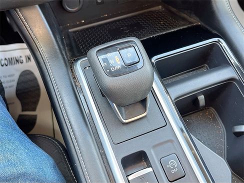 Used 2023 Nissan Pathfinder SL image 17