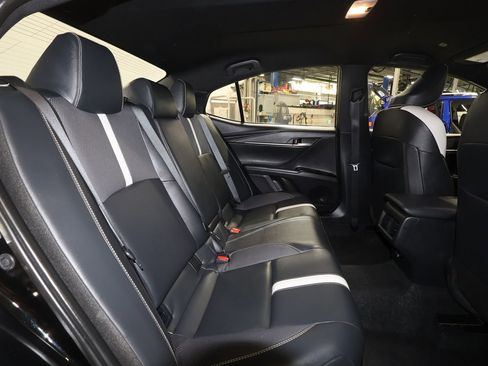 Used 2025 Toyota Camry SE image 25