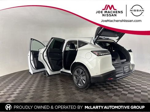 Certified 2025 Nissan Murano SL image 17