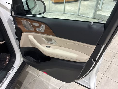 Used 2024 Mercedes-Benz GLE 350 4MATIC image 19