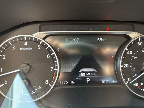 Certified 2025 Nissan Pathfinder SL w/ SL Premium Package image 6