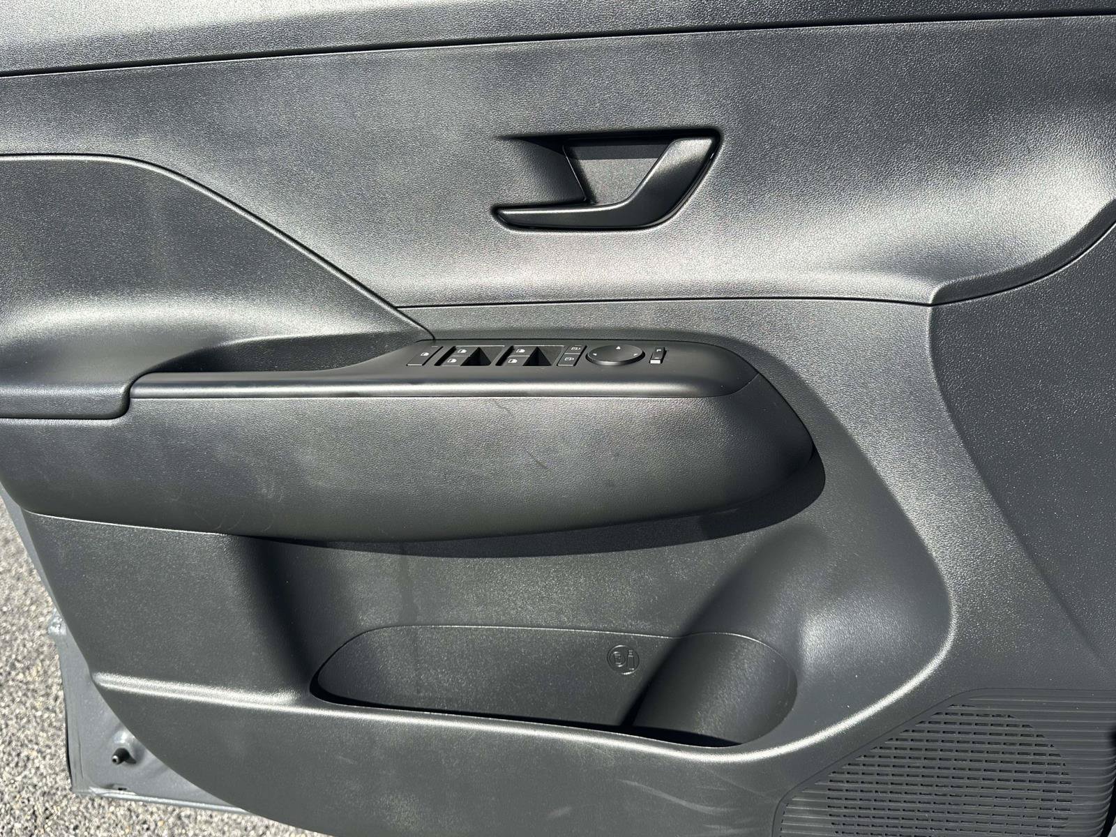 Used 2025 Hyundai Kona SEL FWD image 23