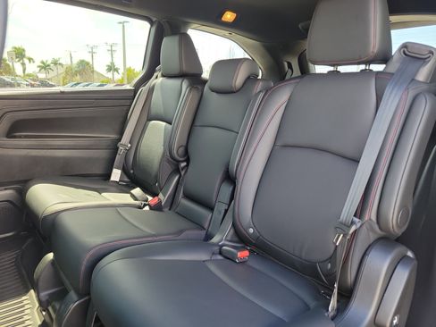 Certified 2025 Honda Odyssey Sport-L image 17