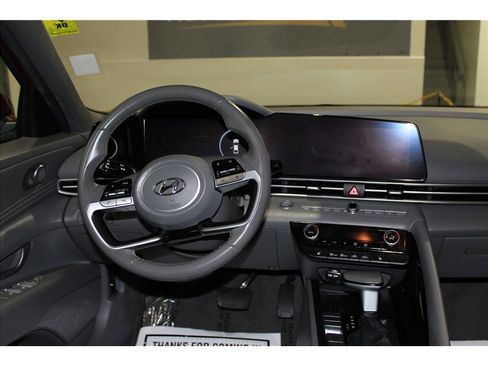Used 2023 Hyundai Elantra SEL w/ Convenience Package image 15