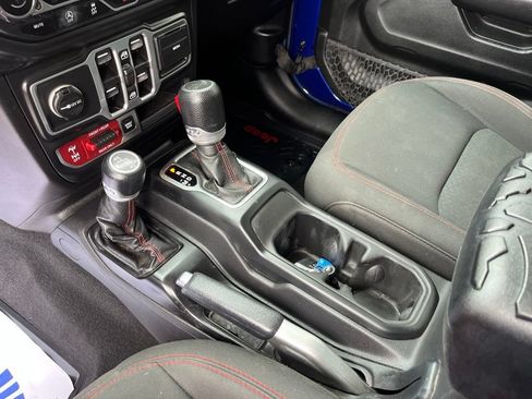 Used 2018 Jeep Wrangler Unlimited Rubicon AWD/4WD image 12
