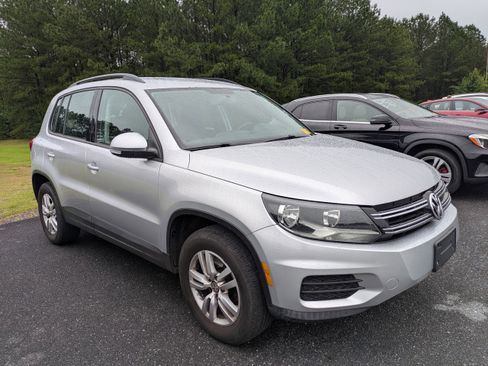 Used 2015 Volkswagen Tiguan S FWD image 1