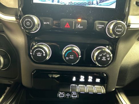 New 2026 RAM 1500 4x4 Crew Cab image 17