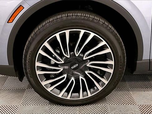 Used 2022 Lincoln Corsair Reserve w/ Luxury Package image 9