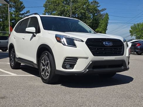 Used 2023 Subaru Forester Premium AWD/4WD image 7