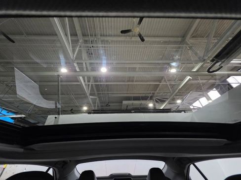 Used 2023 Toyota Camry SE w/ Convenience Package image 16