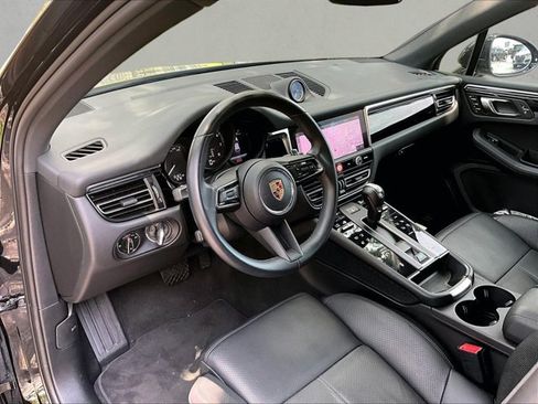 Used 2024 Porsche Macan AWD/4WD image 14