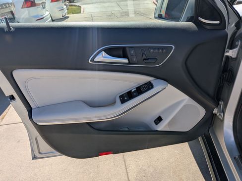 Used 2015 Mercedes-Benz GLA 250 4MATIC image 12
