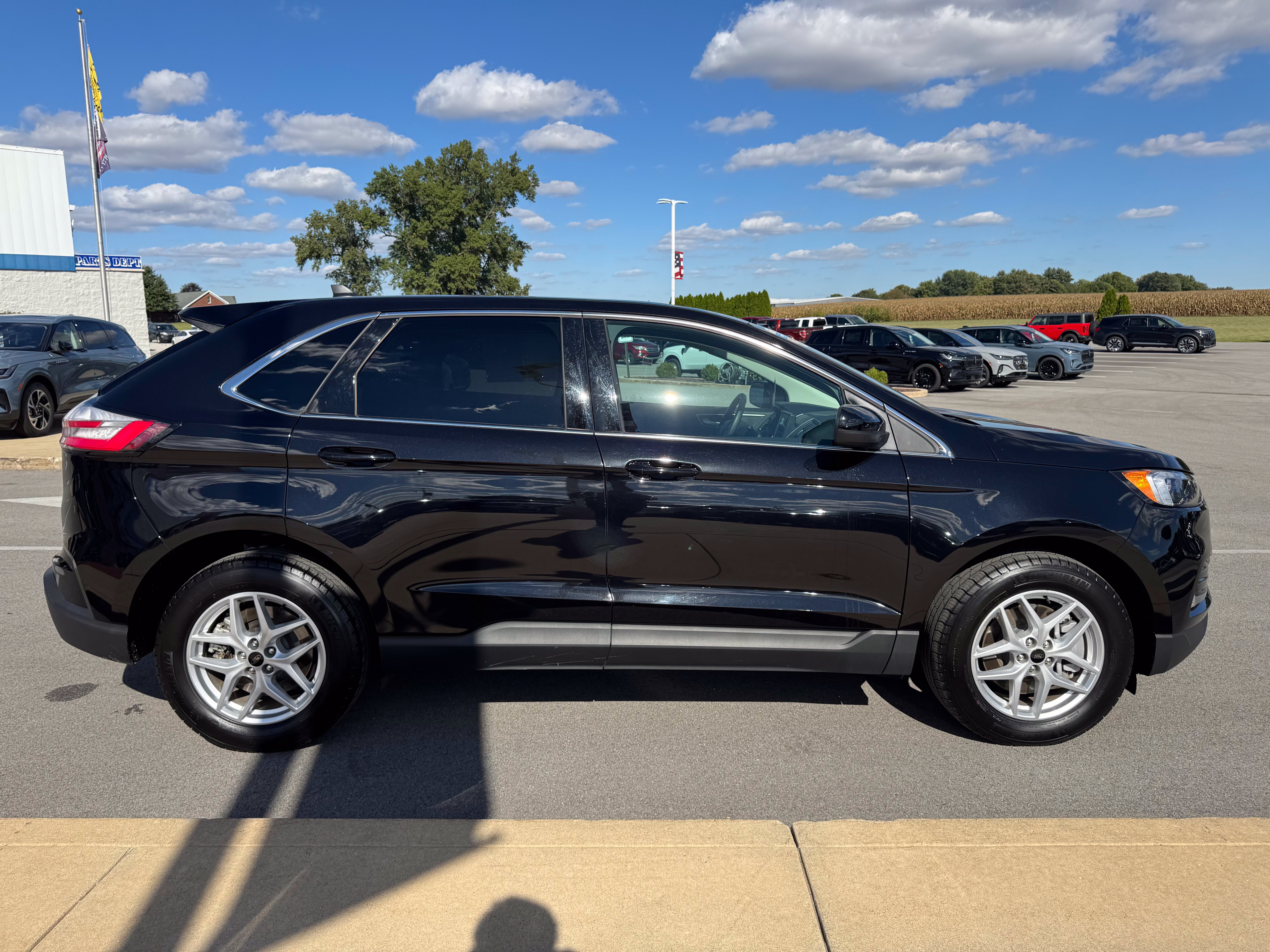 Used 2024 Ford Edge SEL w/ Convenience Package AWD/4WD image 8