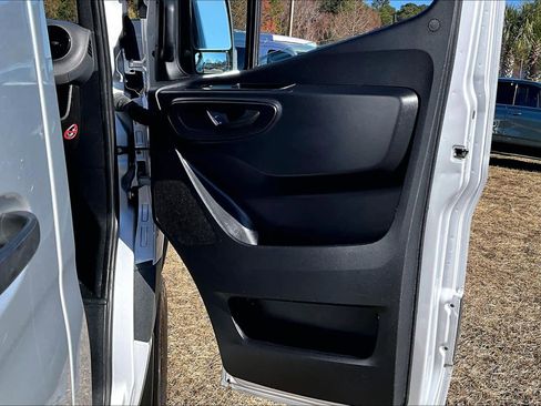 Used 2024 Mercedes-Benz Sprinter 2500 image 19