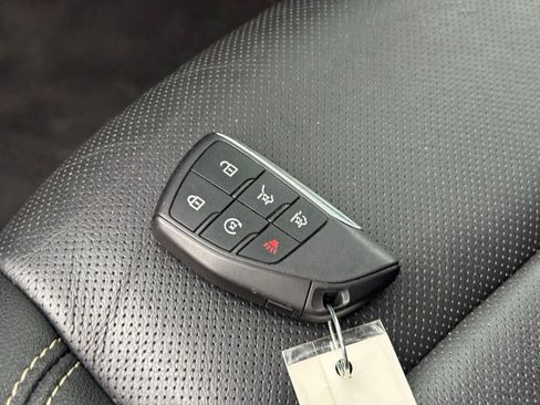 Used 2024 GMC Yukon SLT AWD/4WD image 27