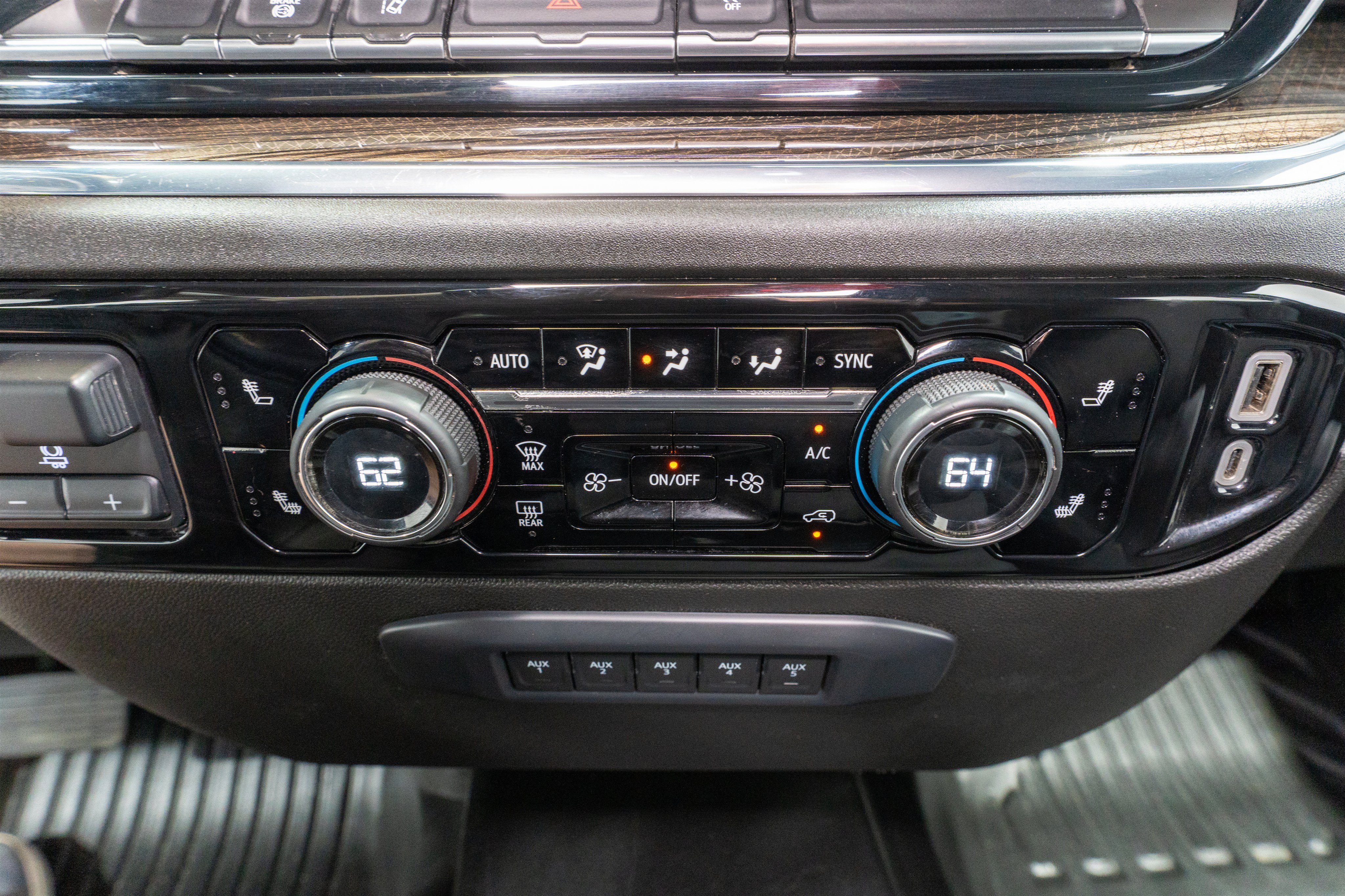 Used 2024 Chevrolet Silverado 2500 LT w/ Convenience Package AWD/4WD image 20