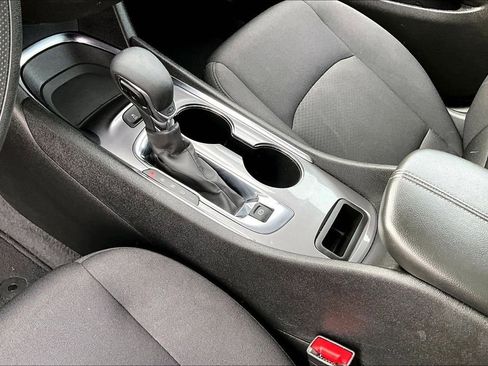 Used 2024 Chevrolet Malibu LT image 15