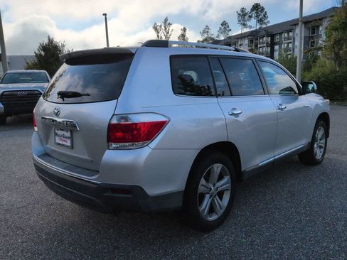 Used 2012 Toyota Highlander Limited w/ Tow Pkg FWD image 6