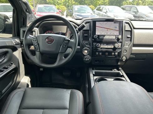 Used 2023 Nissan Titan PRO-4X w/ Pro-4x Convenience Package AWD/4WD image 17