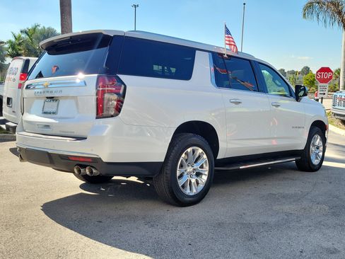 Used 2024 Chevrolet Suburban Premier w/ Premium Package image 5