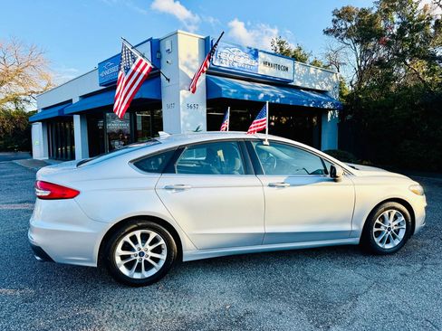 Used 2019 Ford Fusion SE image 14