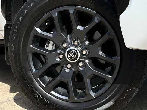 Used 2025 Toyota Tundra Platinum image 29