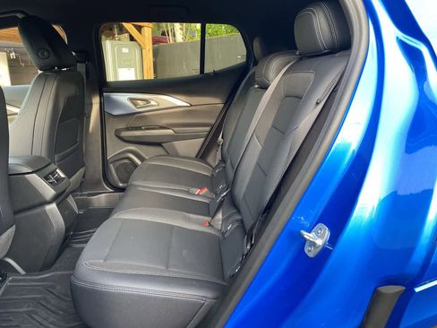 Used 2025 Chevrolet Equinox EV LT w/ LPO, All-Weather Mat Package FWD image 16