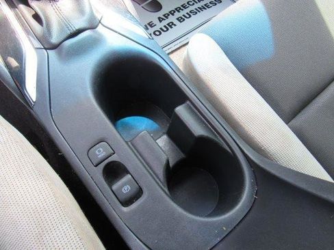 Used 2025 Toyota Corolla LE FWD image 38