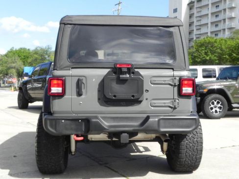 Used 2018 Jeep Wrangler Unlimited Sport S AWD/4WD image 6