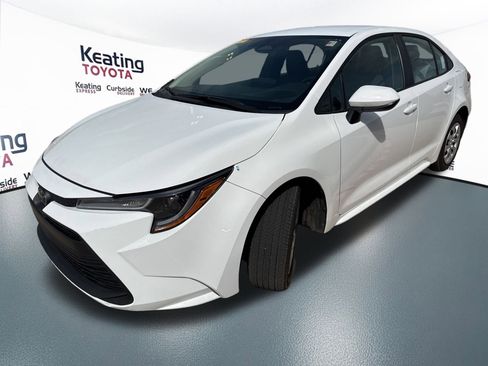 Certified 2025 Toyota Corolla LE image 3