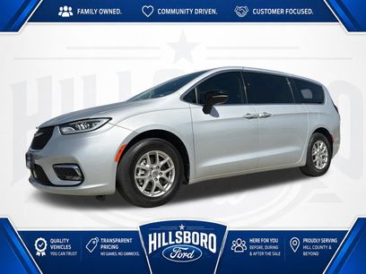 Used 2024 Chrysler Pacifica Touring-L