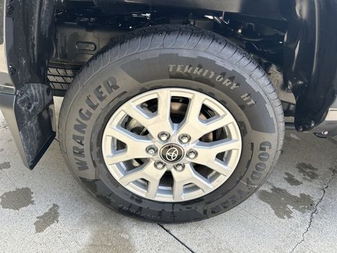 Used 2026 Toyota Tacoma SR5 AWD/4WD image 31