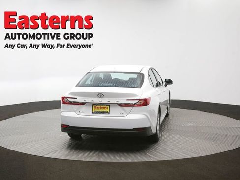 Used 2025 Toyota Camry LE FWD image 39