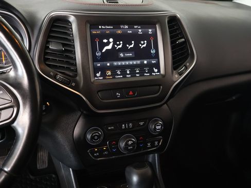 Used 2020 Jeep Cherokee Trailhawk w/ Comfort/Convenience Group AWD/4WD image 5
