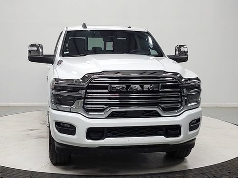 Used 2025 RAM 2500 Laramie AWD/4WD image 2