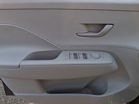 Certified 2025 Hyundai Kona SEL AWD/4WD image 13