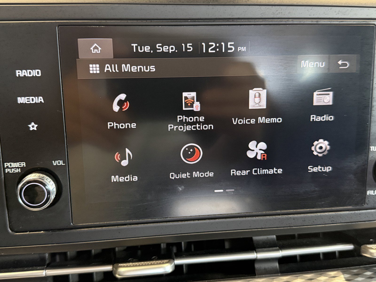 Used 2023 Kia Carnival LX FWD image 11