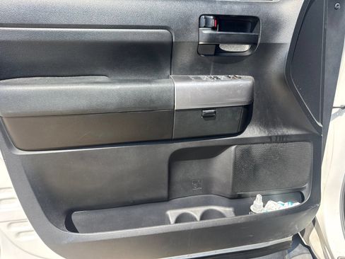 Used 2019 Toyota Sequoia TRD Sport AWD/4WD image 6