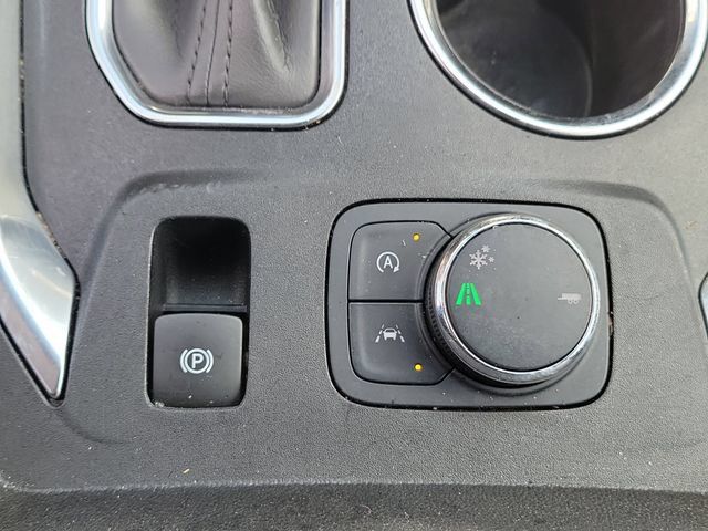 Certified 2023 Chevrolet Traverse LT FWD image 38