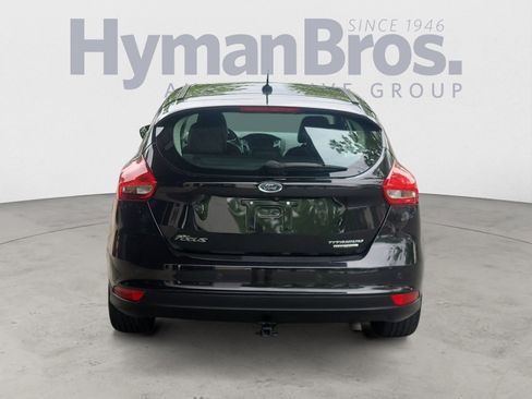 Used 2015 Ford Focus Titanium FWD image 4