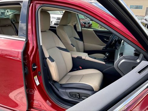 Used 2019 Lexus ES 350 w/ Premium Package image 8