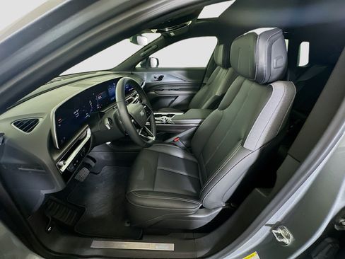 Used 2024 Cadillac Lyriq Tech RWD image 13