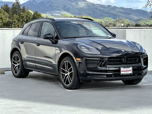 Used 2025 Porsche Macan Turbo image 10