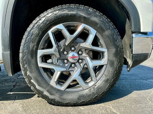 Used 2024 GMC Sierra 1500 SLT w/ SLT Premium Plus Package image 21