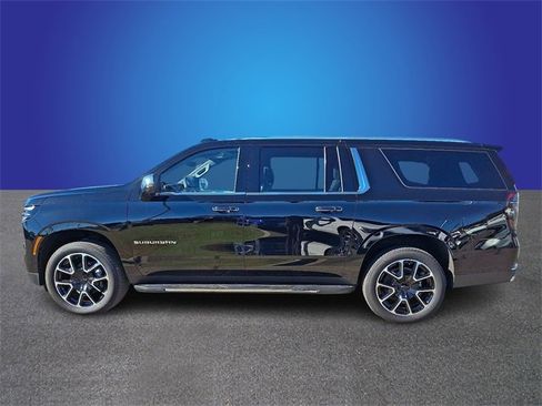 Used 2025 Chevrolet Suburban Premier image 6