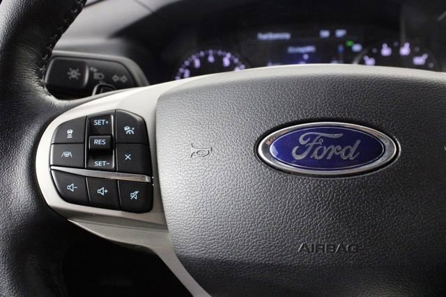 Used 2021 Ford Explorer XLT w/ Equipment Group 202A AWD/4WD image 32