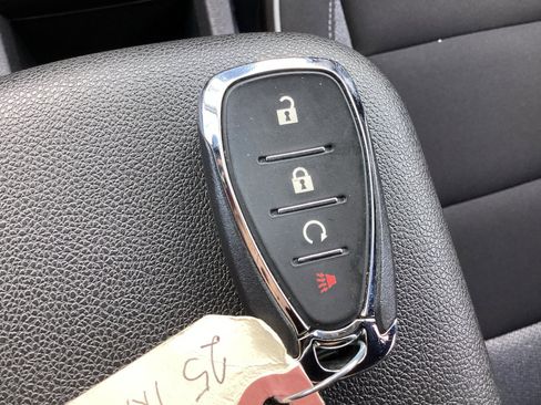 Used 2025 Chevrolet TrailBlazer LT AWD/4WD image 31